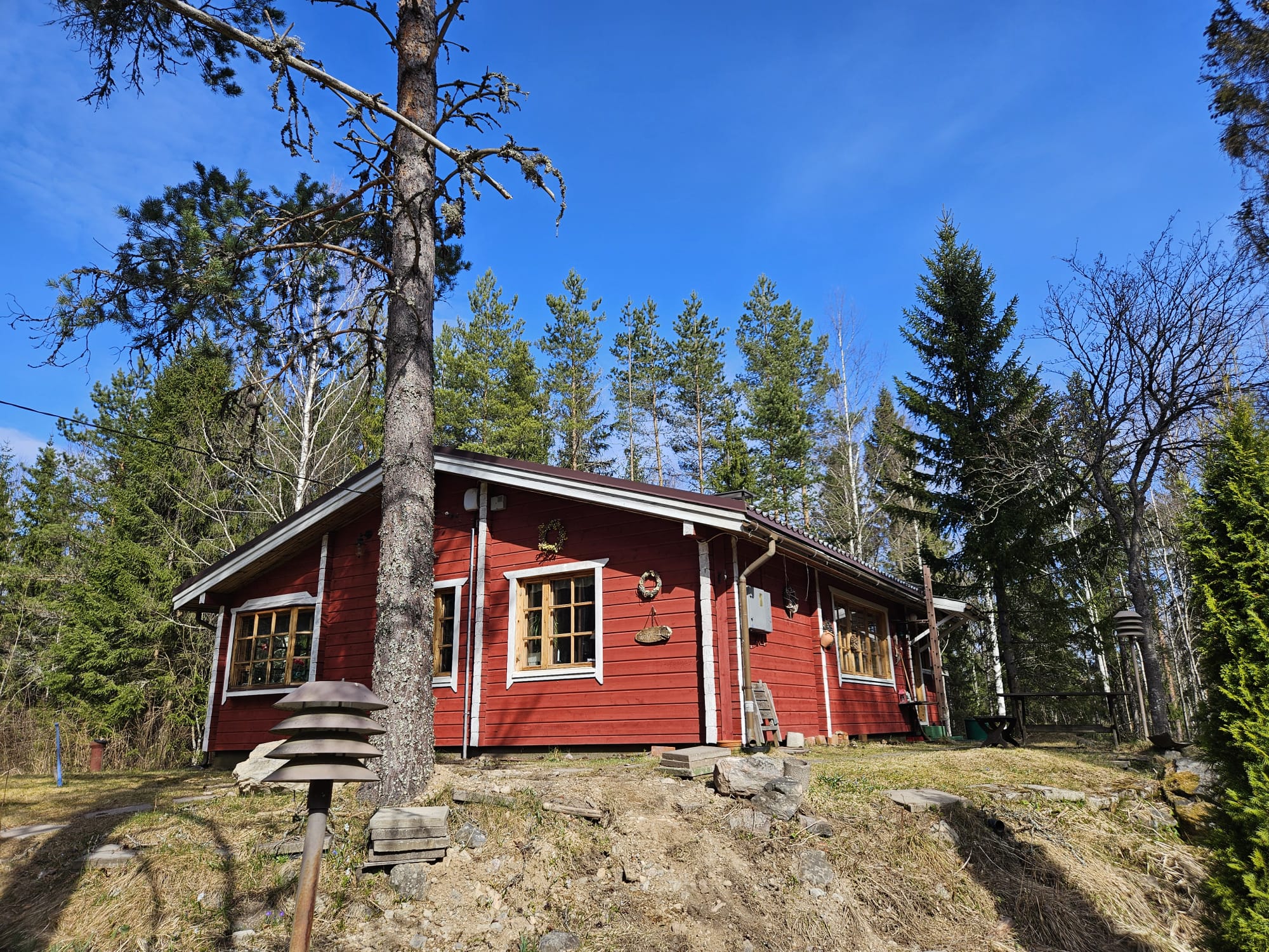 Metsola mökki